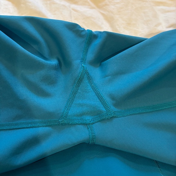 Lululemon Wunder Train High-Rise Short 6" - Size 12 - Picture 6 of 14